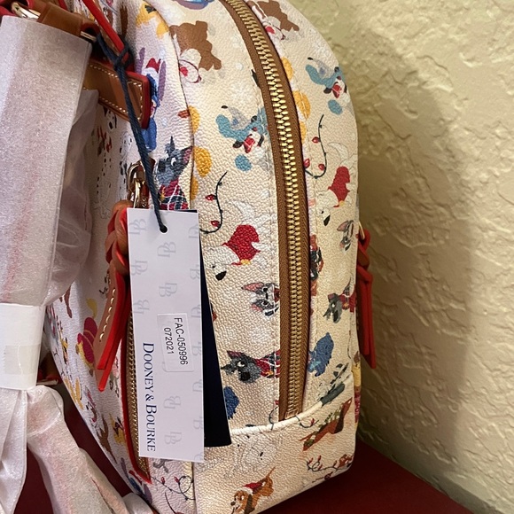Disney Dooney & Bourke Santa Dogs Backpack style handbag - Picture 5 of 5